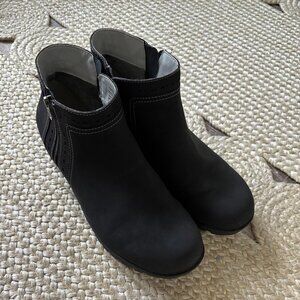 JSport Boots Womens 11 M Jenna Ankle Booties Heels Black Faux Leather Double Zip